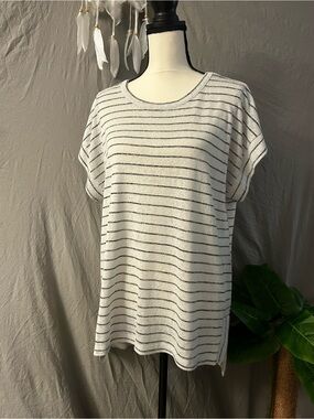 bobeau White Short Sleeve Tee with Black Stripes